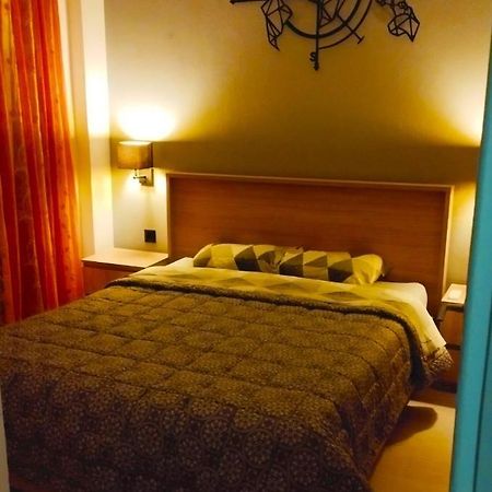 Home Away From Home Peraia  Екстер'єр фото
